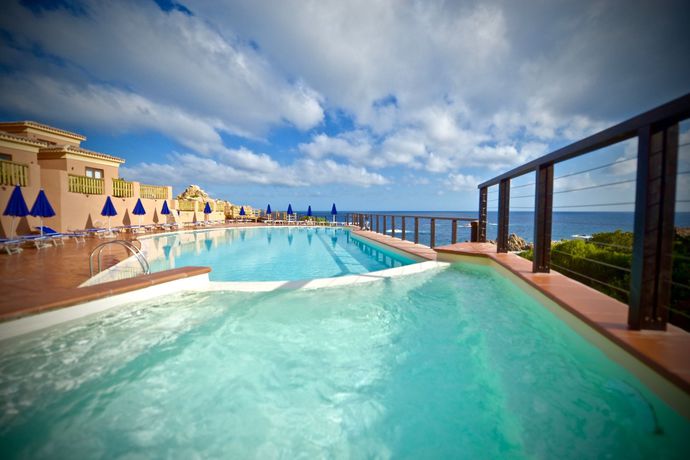 Imagen de la piscina del Hotel Costa Paradiso, Costa Paradiso. Foto 11