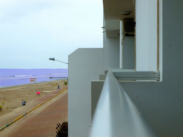 Imagen de la habitación del Hotel Costa Paraiso. Foto 3