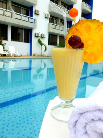 Imagen de la piscina del Hotel Costa Paraiso. Foto 10