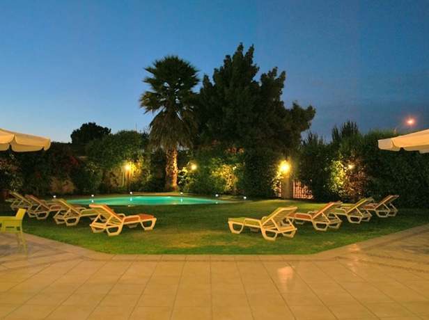 Imagen de la piscina del Hotel Costa Real, LA SERENA. Foto 19