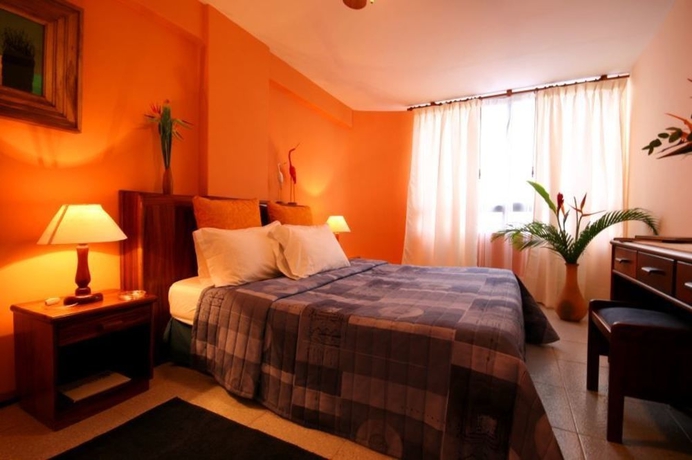 Imagen de los interiores del Hotel Costa Real Suites. Foto 8