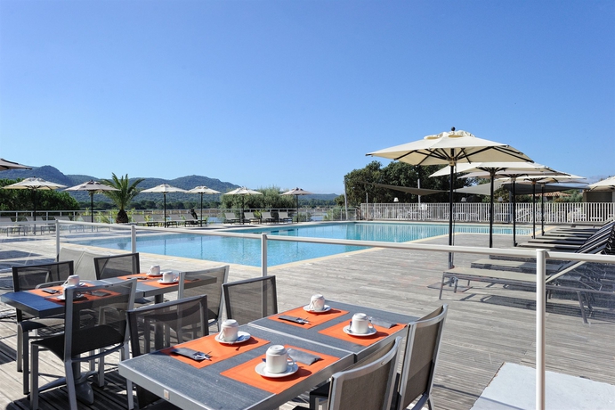 Imagen del bar/restaurante del Hotel Costa Salina. Foto 3