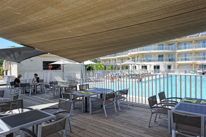 Imagen de los exteriores del Hotel Costa Salina. Foto 11