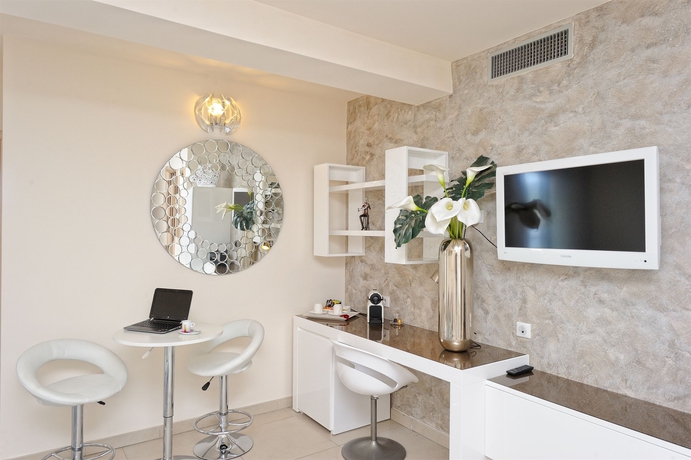 Imagen de los interiores del Hotel Costa Salina. Foto 15