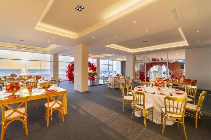 Imagen del bar/restaurante del Hotel Costa Sur Resort, Classico Collection By Sonesta. Foto 2
