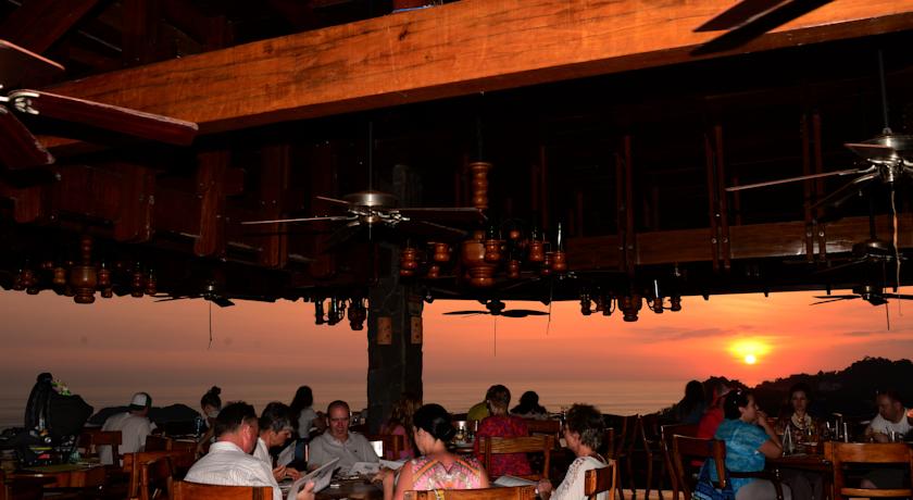Imagen del bar/restaurante del Hotel Costa Verde, Parque Nacional Manuel Antonio. Foto 3