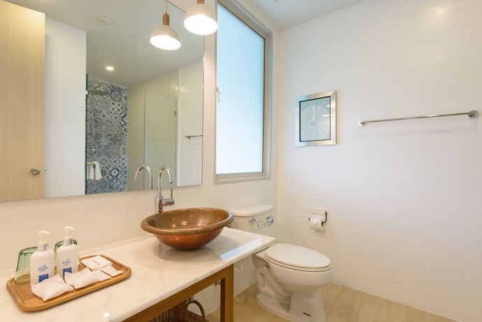 Imagen de la habitación del Hotel Costa Village Bangsaray. Foto 17