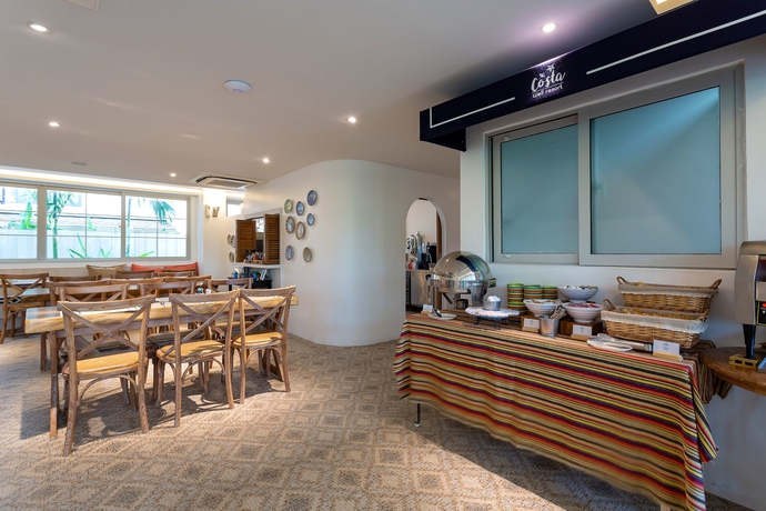 Imagen del bar/restaurante del Hotel Costa Village Bangsaray. Foto 7