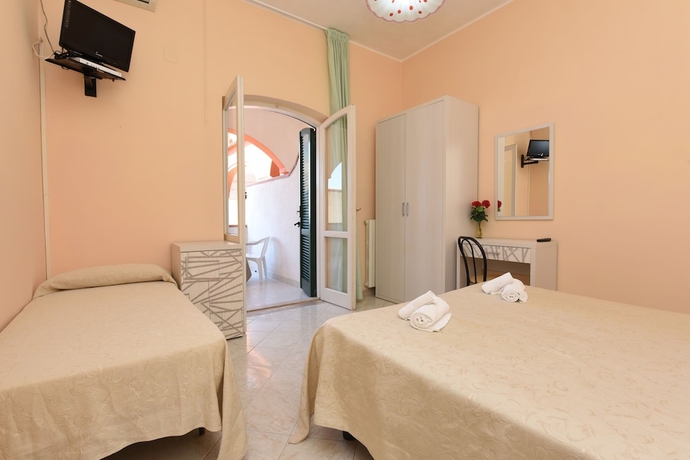 Imagen de la habitación del Hotel Costa d\'Oro. Foto 2