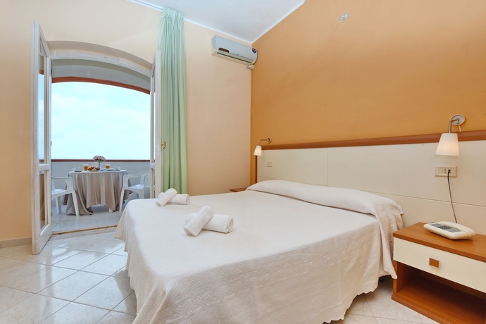 Imagen de la habitación del Hotel Costa d\'Oro. Foto 5