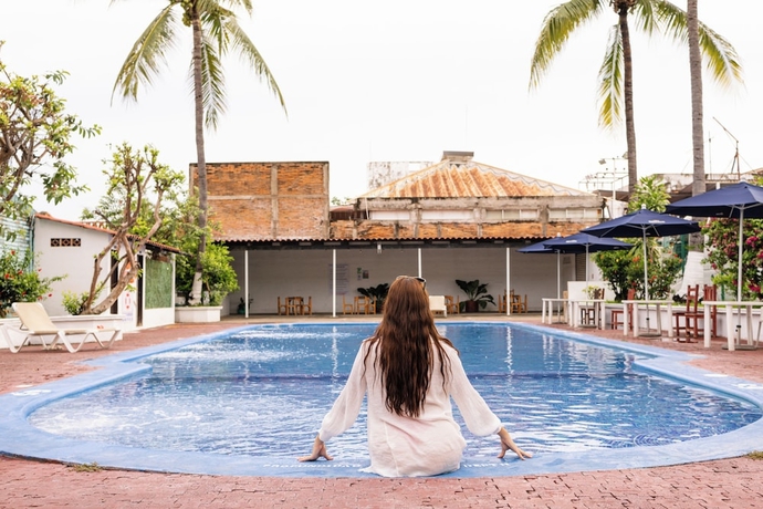Imagen de la piscina del Hotel Costa del Sol, Marina Vallarta. Foto 15
