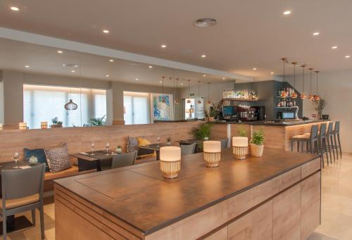 Imagen general del Hotel Costabella. Foto 14