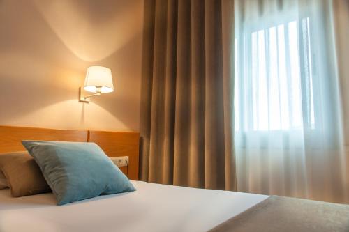 Imagen de la habitación del Hotel Costabella, Girona. Foto 16