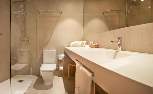 Imagen de la habitación del Hotel Costabella, Girona. Foto 19