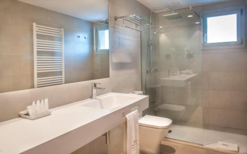 Imagen de la habitación del Hotel Costabella, Girona. Foto 20