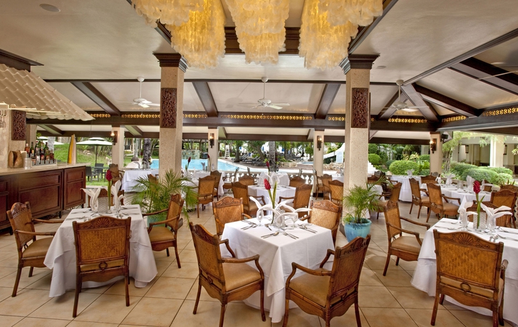 Imagen del bar/restaurante del Hotel Costabella Tropical Beach. Foto 2