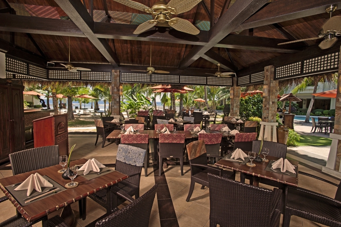 Imagen del bar/restaurante del Hotel Costabella Tropical Beach. Foto 3