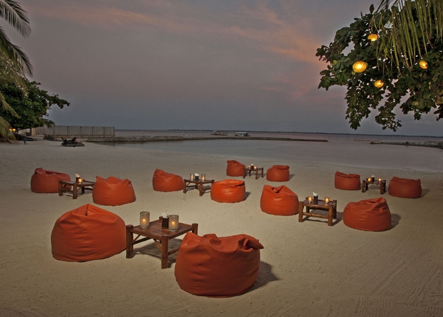 Imagen del bar/restaurante del Hotel Costabella Tropical Beach. Foto 6