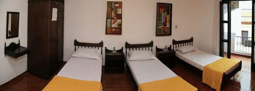Imagen general del Hotel Costanera Hostel Asuncion. Foto 1