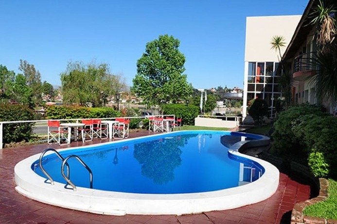 Imagen de la piscina del Hotel Costanera, VILLA CARLOS PAZ. Foto 16