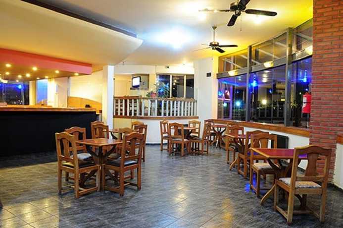 Imagen del bar/restaurante del Hotel Costanera, VILLA CARLOS PAZ. Foto 5