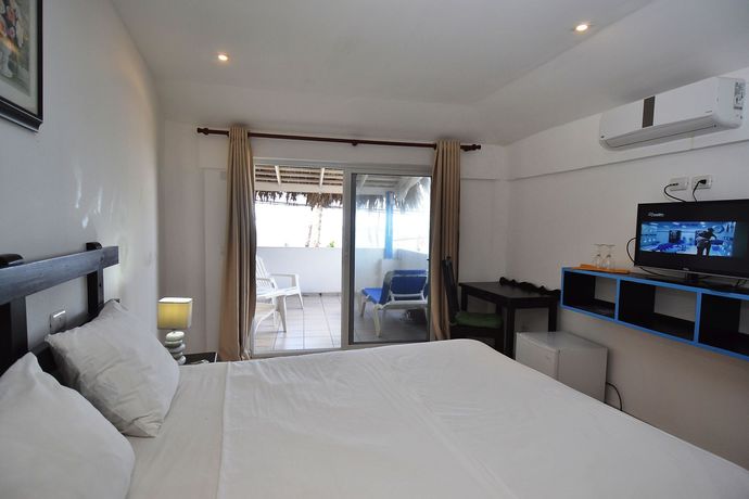 Imagen del bar/restaurante del Hotel Costarena Beach. Foto 2