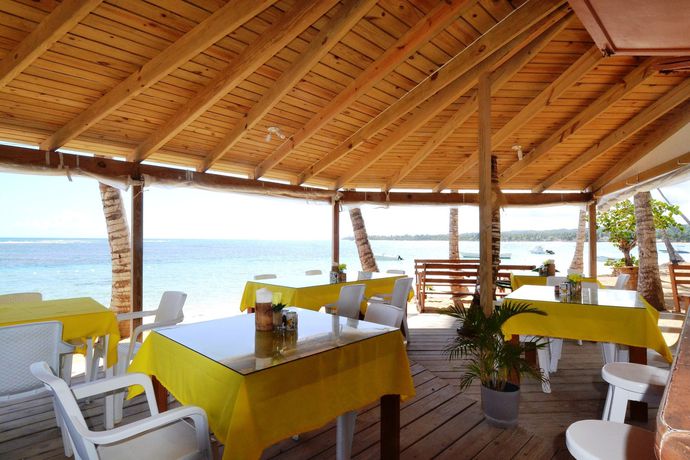 Imagen del bar/restaurante del Hotel Costarena Beach. Foto 7
