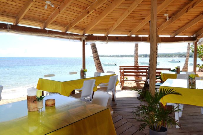 Imagen del bar/restaurante del Hotel Costarena Beach. Foto 9