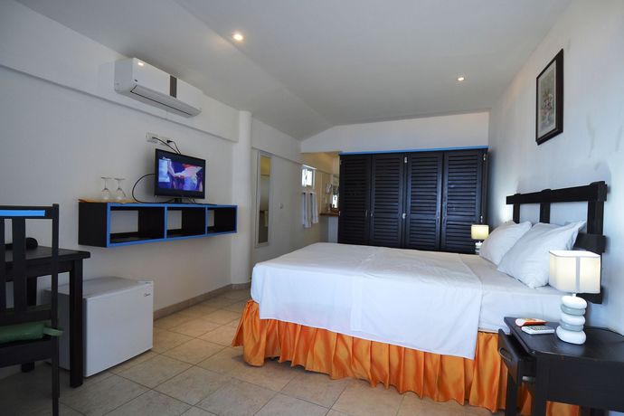 Imagen del bar/restaurante del Hotel Costarena Beach. Foto 10