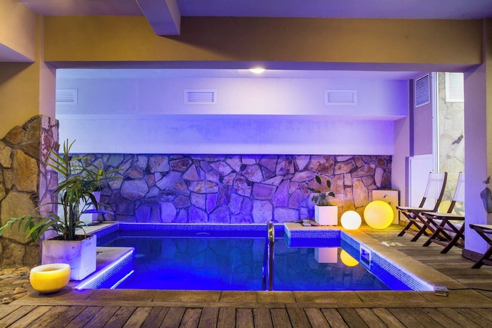 Imagen de la piscina del Hotel Costarenas and Spa. Foto 14
