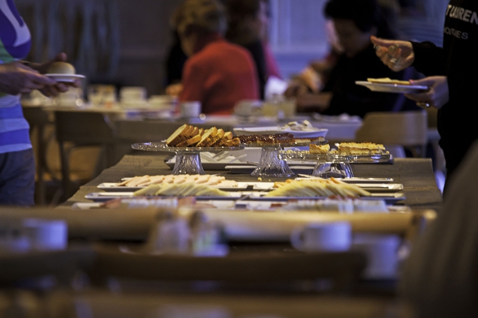 Imagen del bar/restaurante del Hotel Costaustralis. Foto 5