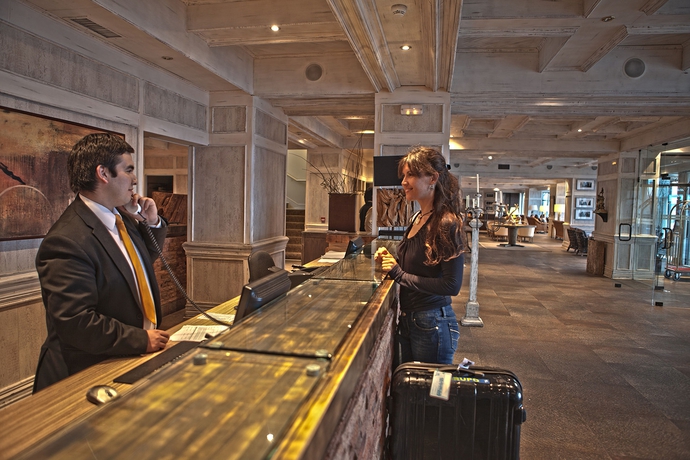 Imagen de los interiores del Hotel Costaustralis. Foto 14