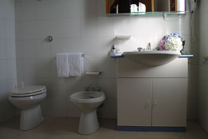 Imagen de la habitación del Hotel Costellazioni. Foto 4