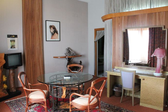 Imagen de la habitación del Hotel Costellazioni. Foto 7