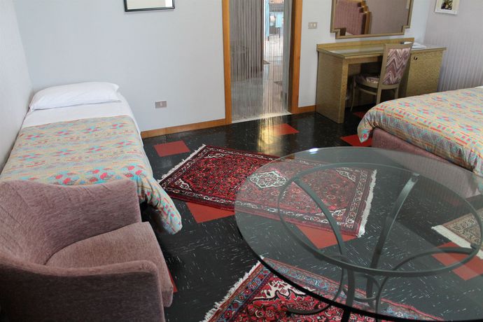 Imagen de la habitación del Hotel Costellazioni. Foto 10