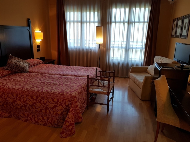 Imagen de la habitación del Hotel Cotiella. Foto 9