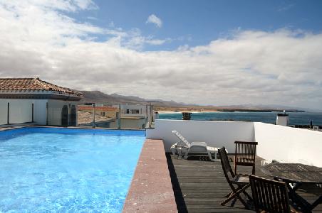 Imagen de la piscina del Hotel Cotillo Ocean View. Foto 15