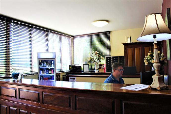 Imagen de los interiores del Hotel Cotswold Gardens. Foto 19