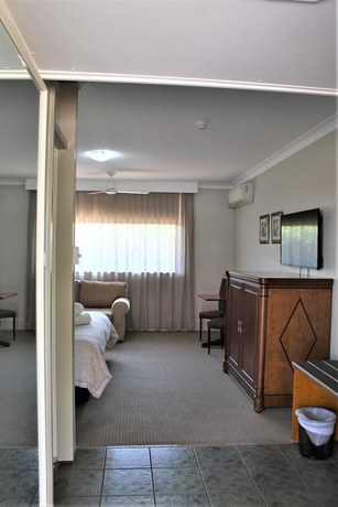 Imagen de la habitación del Hotel Cotswold Gardens. Foto 16