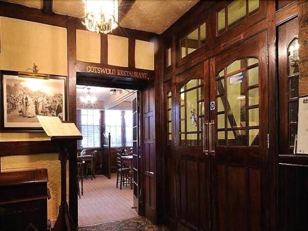 Imagen del bar/restaurante del Hotel Cotswold Gateway. Foto 4