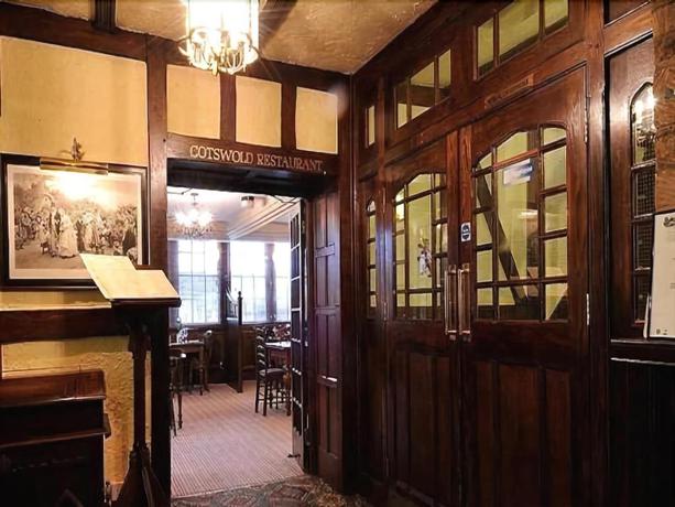 Imagen del bar/restaurante del Hotel Cotswold Gateway. Foto 5
