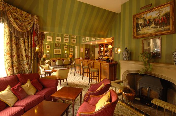 Imagen del bar/restaurante del Hotel Cotswold Lodge. Foto 7