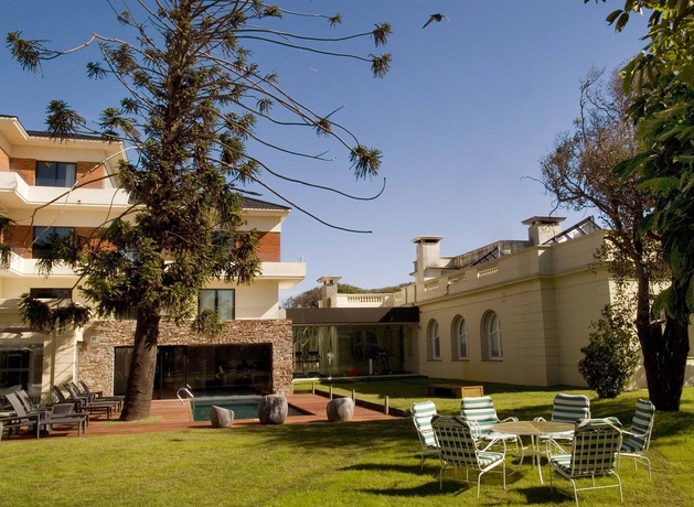 Imagen de los exteriores del Hotel Cottage. Foto 10