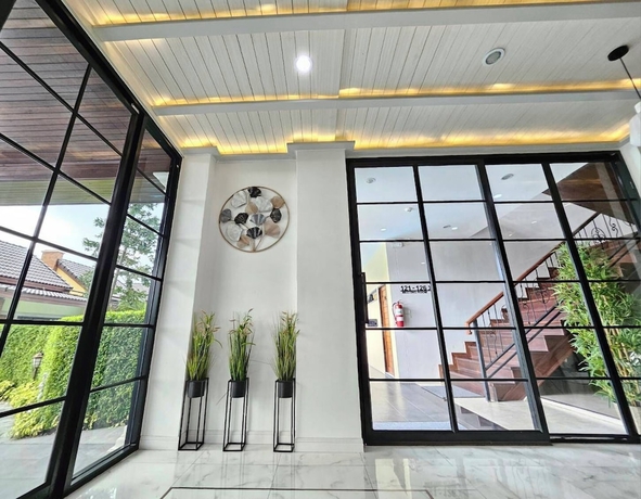 Imagen de los interiores del Hotel Cottage Pine Rayong. Foto 14
