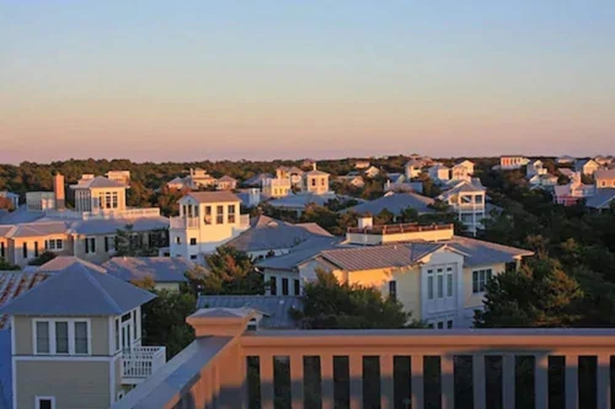 Imagen general del Hotel Cottage Rental Agency - Seaside, Florida. Foto 1