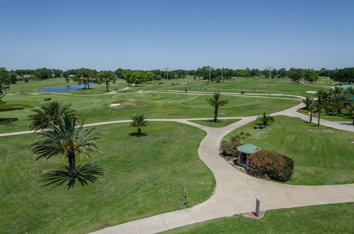 Imagen de los exteriores del Hotel Cottages on the Green. Foto 13