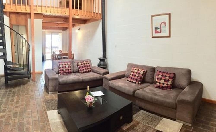 Imagen de la habitación del Hotel Cottesloe Beach Chalets. Foto 8