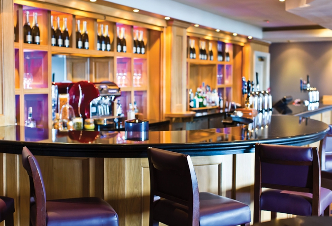 Imagen del bar/restaurante del Hotel Cottons and Spa. Foto 1