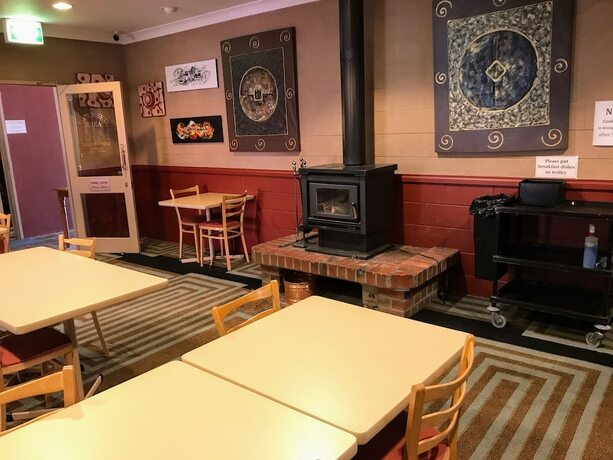 Imagen del bar/restaurante del Hotel Cottonwood Lodge. Foto 13