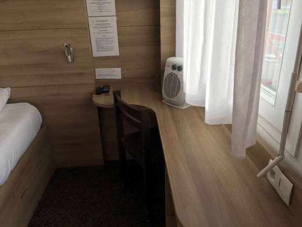 Imagen de la habitación del Hotel Couett\'h&ocirc;tel Loud&eacute;ac. Foto 13